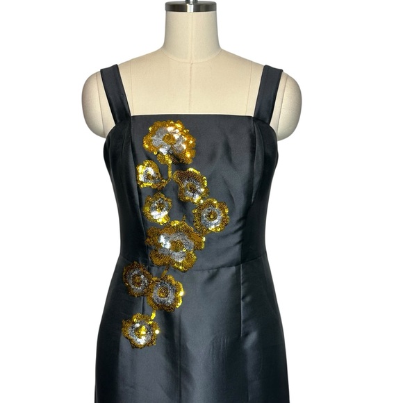 Mestiza Eve Black Capelet Convertible Floral Column Gown| Size 6 - Picture 12 of 14